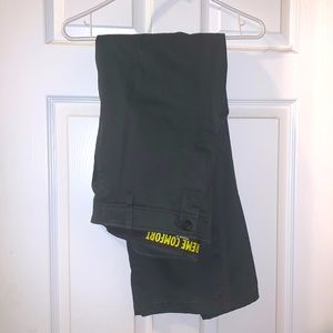 2 Pair Men’s Lee Extreme Comfort Dress Pants 40x30 Black & Charcoal